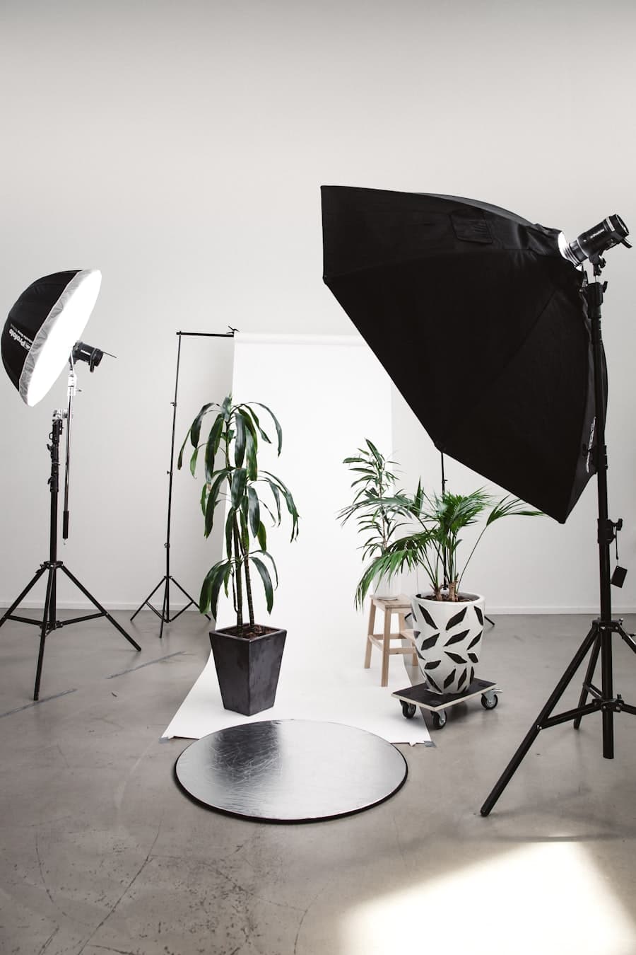 Soft boxes flanking a small product set